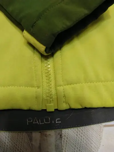 Chaqueta outdoor verde Uppii con capucha - miniatura 3