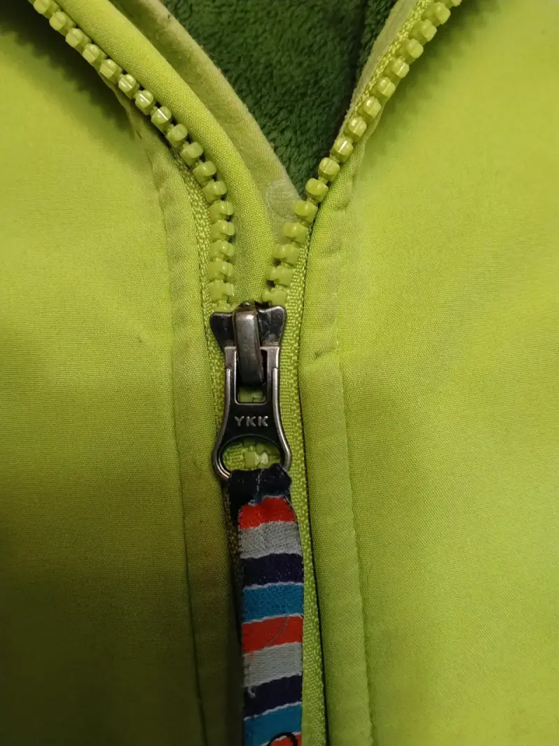 Chaqueta outdoor verde Uppii con capucha - 5