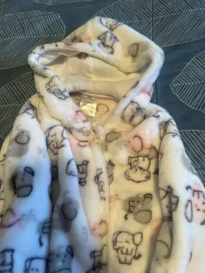 Pijama enterizo infantil con capucha - miniatura 3