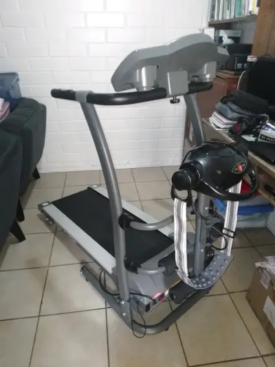 Trotadora celéctrica plegable en buen estado - miniatura 3