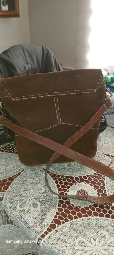 Bolso de cuero marrón estilo vintage - miniatura 2