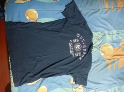 Polera azul con estampado frontal - miniatura 2