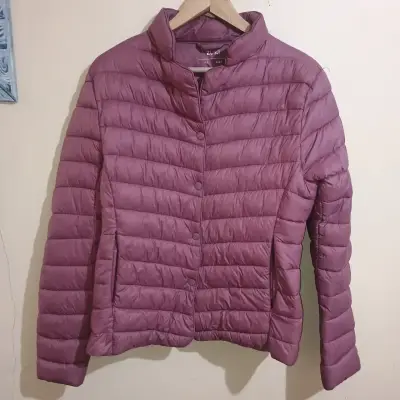 Chaqueta acolchada morada para mujer - miniatura 1