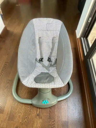 Silla mecedora para bebé gris - miniatura 1