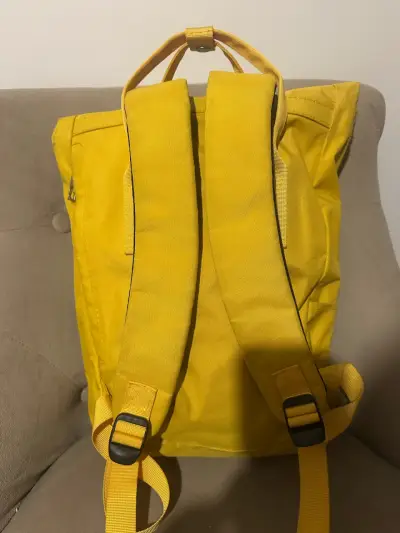 Mochila amarilla Buena Vista con cierre ajustable - miniatura 2