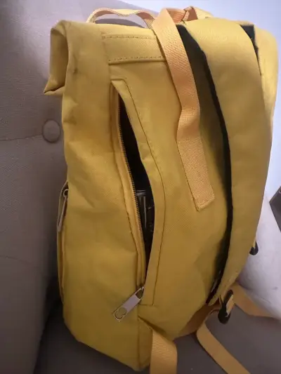 Mochila amarilla Buena Vista con cierre ajustable - miniatura 4