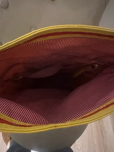 Mochila amarilla Buena Vista con cierre ajustable - miniatura 5