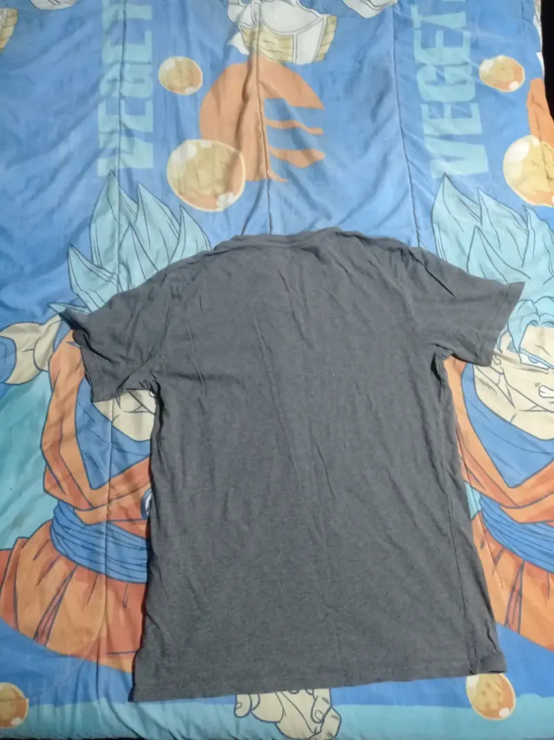 Polera gris Levi's para hombre - 2