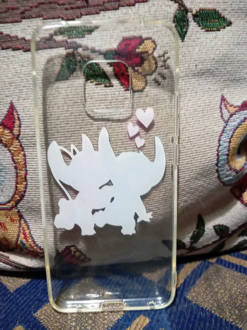 Carcasa transparente con diseño animado - 2