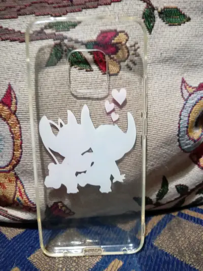 Carcasa transparente con diseño animado - miniatura 2