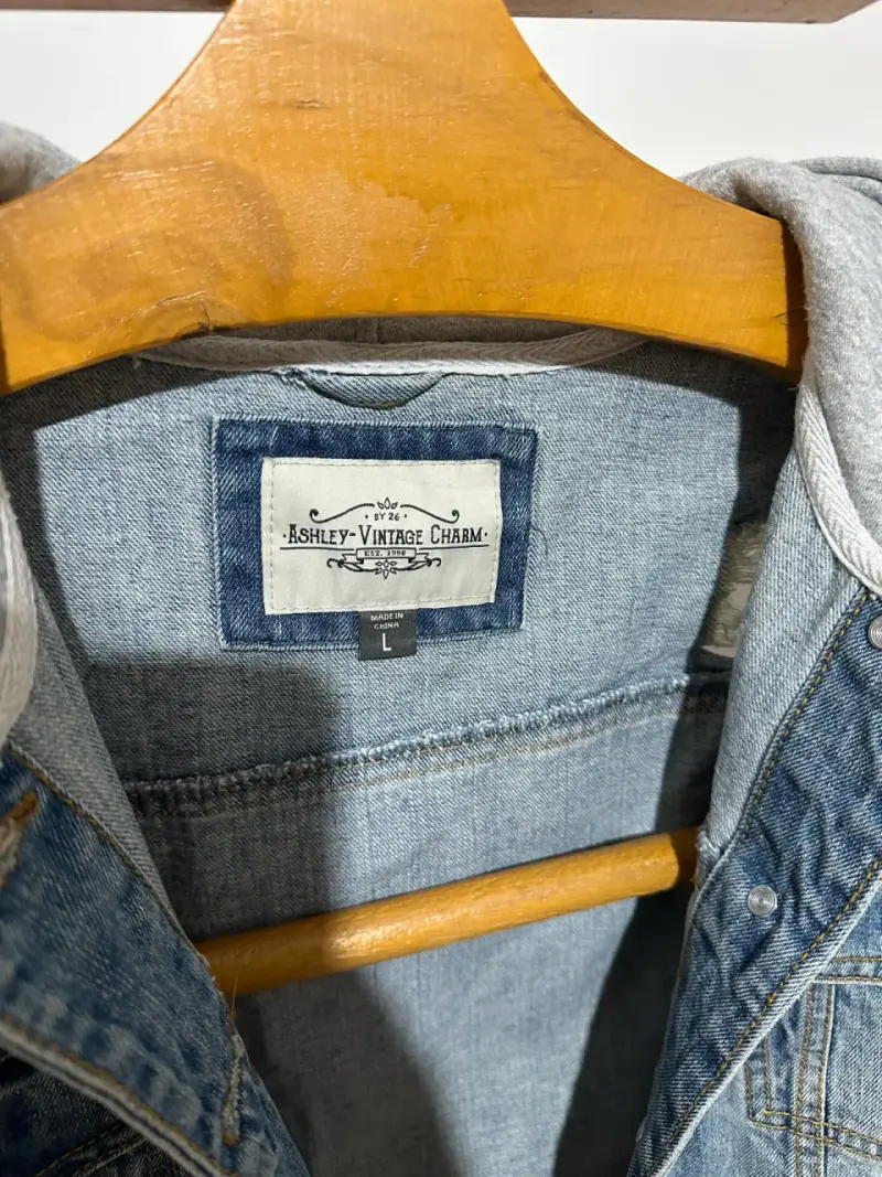 Chaqueta de mezclilla con capucha gris - 2