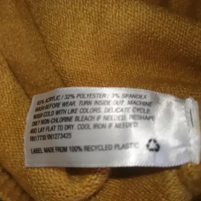 Suéter infantil amarillo con diseño nórdico - miniatura 5