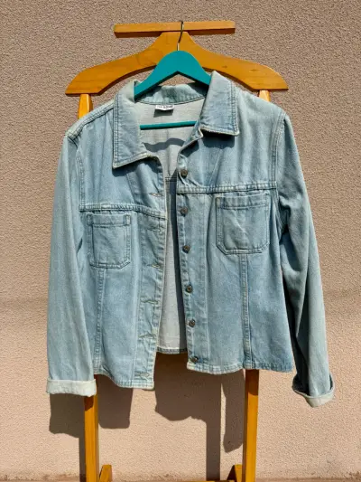 Chaqueta de mezclilla azul claro - miniatura 1