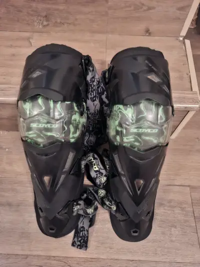 Rodilleras motocross Scoyco K12 verde/negro - miniatura 1
