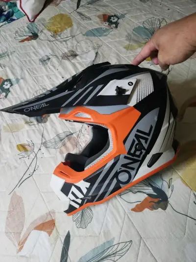 Casco de motocross O'Neal negro y naranja - miniatura 2