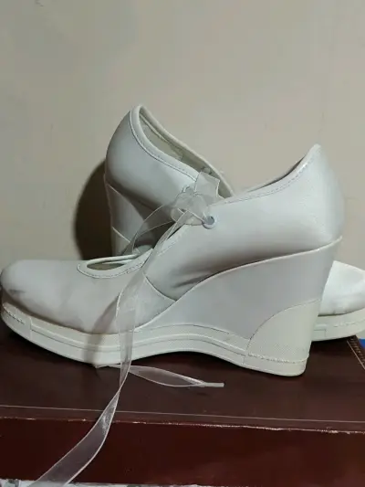 Zapatos de novia blancos con plataforma - miniatura 1