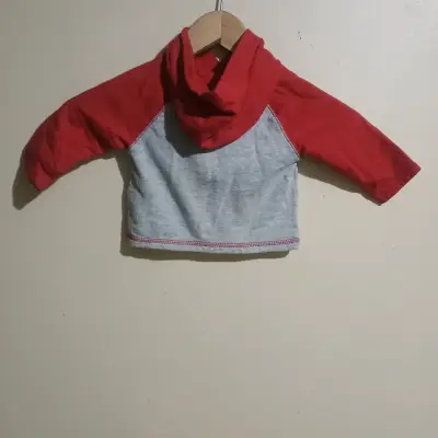 Polerón infantil Mickey Mouse rojo y gris - miniatura 2