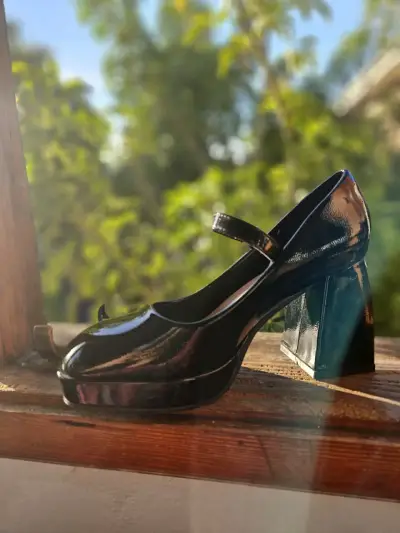 Zapato de charol negro con taco alto - miniatura 2