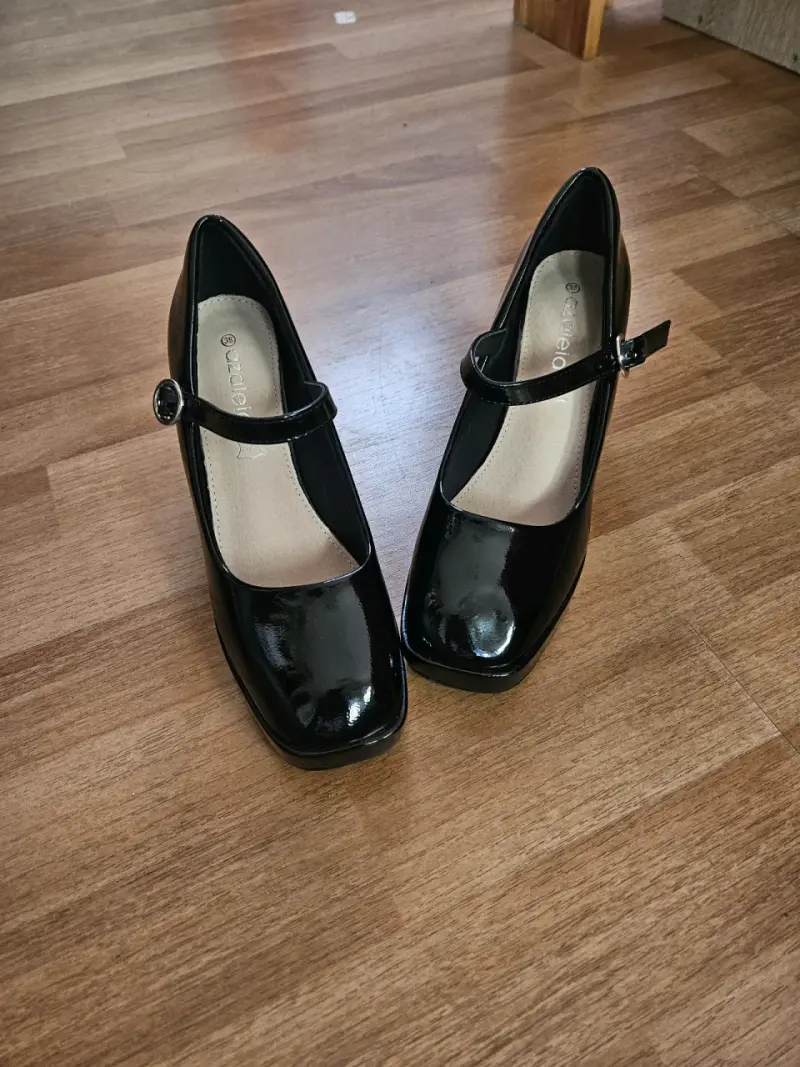 Zapato de charol negro con taco alto - 3