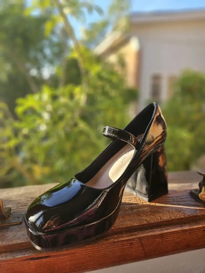 Zapato de charol negro con taco alto - 4