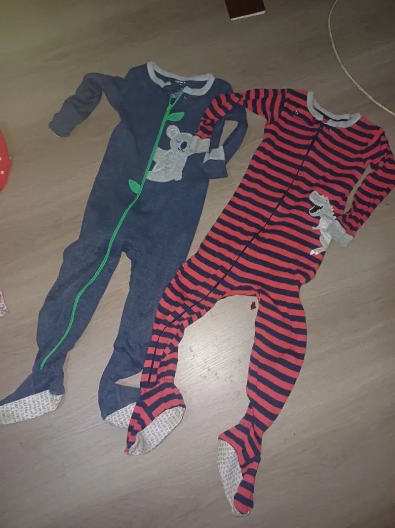 Pijamas enteros para bebé en rojo y azul - 5
