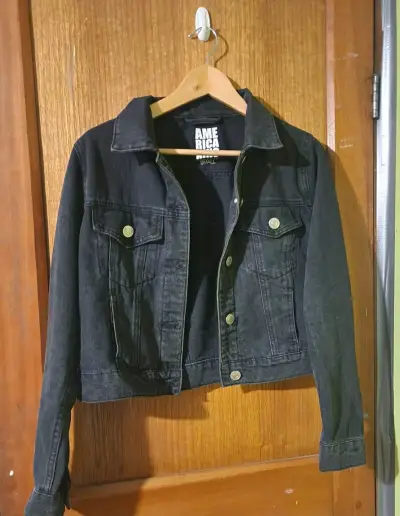 Chaqueta de mezclilla negra American Eagle - miniatura 1
