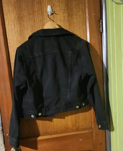 Chaqueta de mezclilla negra American Eagle - miniatura 3