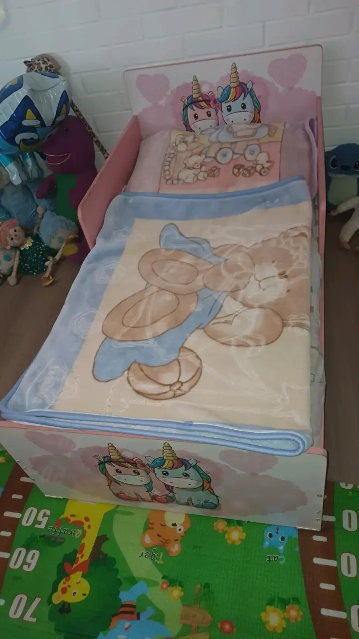 Cama infantil con dosel de unicornios - 2