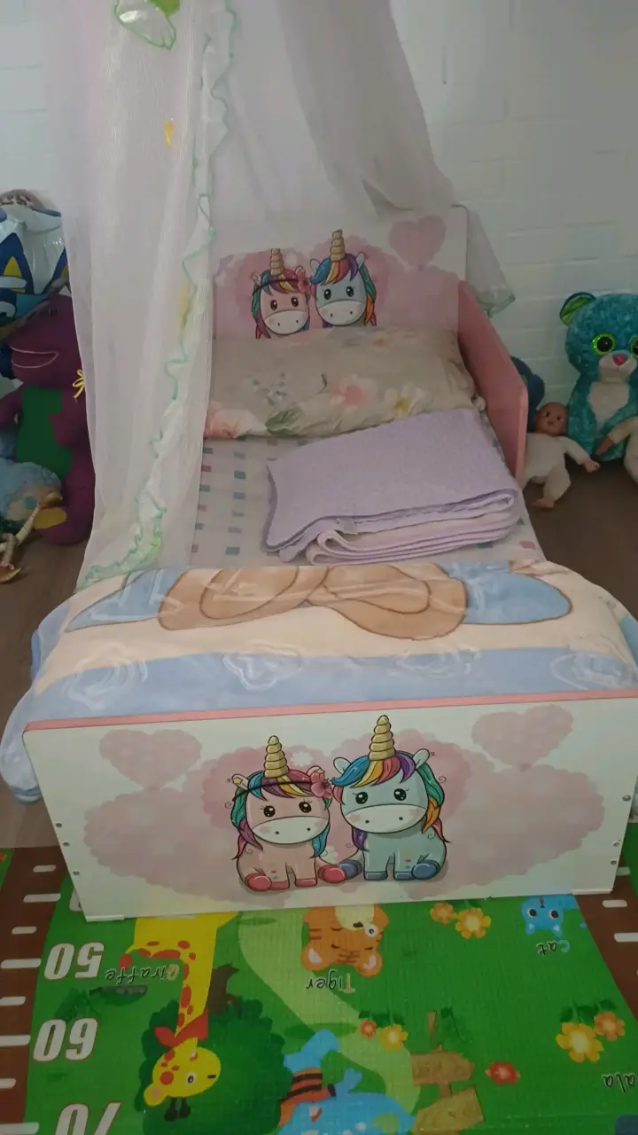 Cama infantil con dosel de unicornios - 4