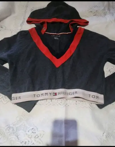Top Tommy Hilfiger con capucha - miniatura 2