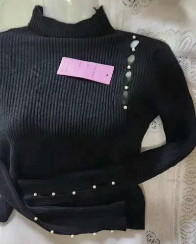 Sweater lanilla delgado con aplicaciones - miniatura 3