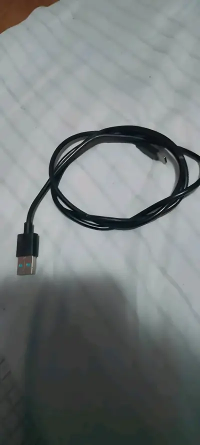 Auriculares gaming con luces LED y soporte RGB. - miniatura 4