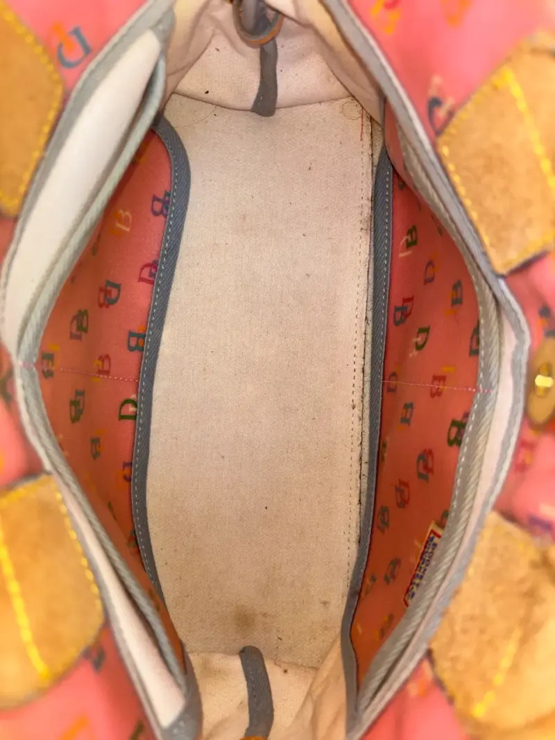 Bolso Dooney & Bourke rainbow signature rosado - 6