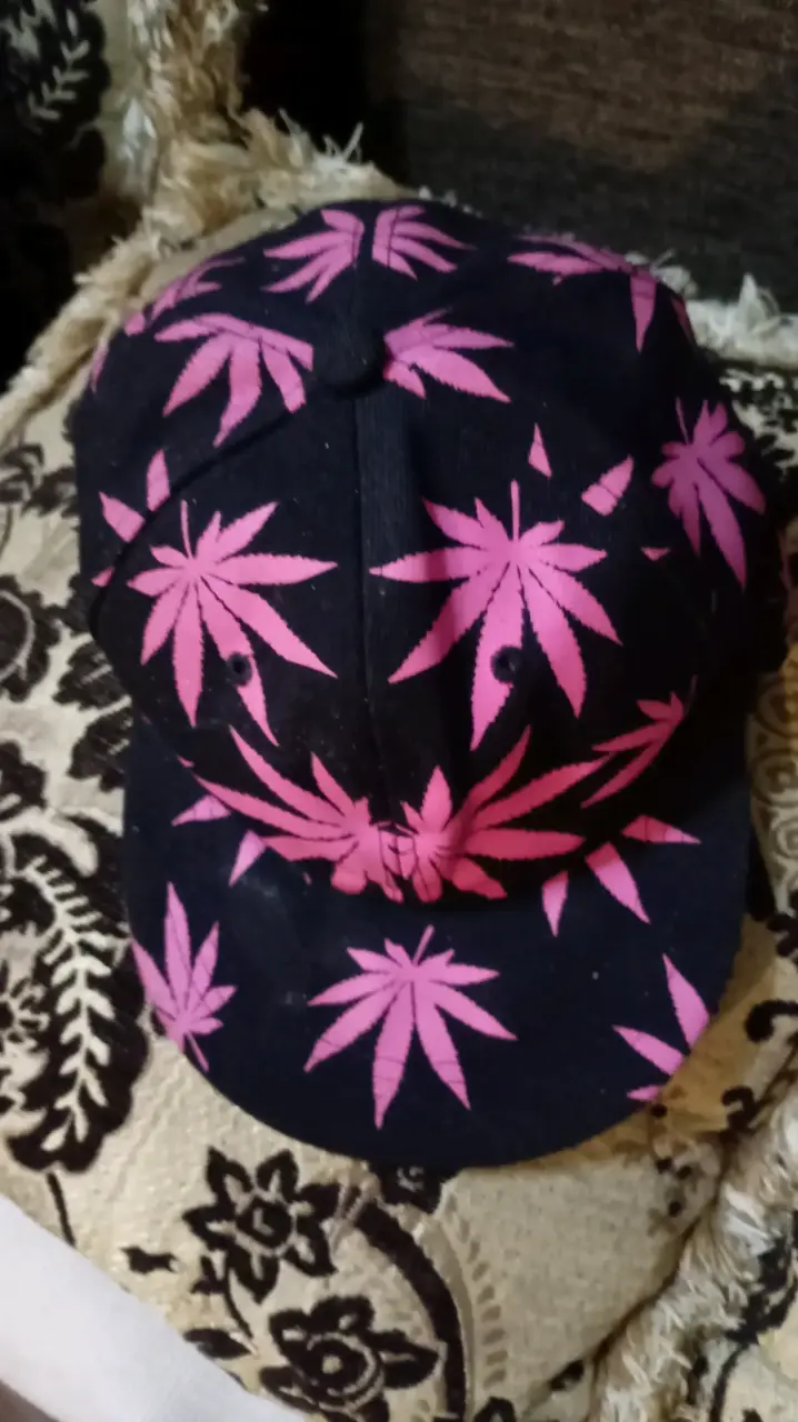 Suéter rosado con detalles de perlas - 4