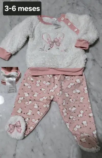 Conjunto de bebé 3-6 meses con diseño de conejitos - miniatura 1