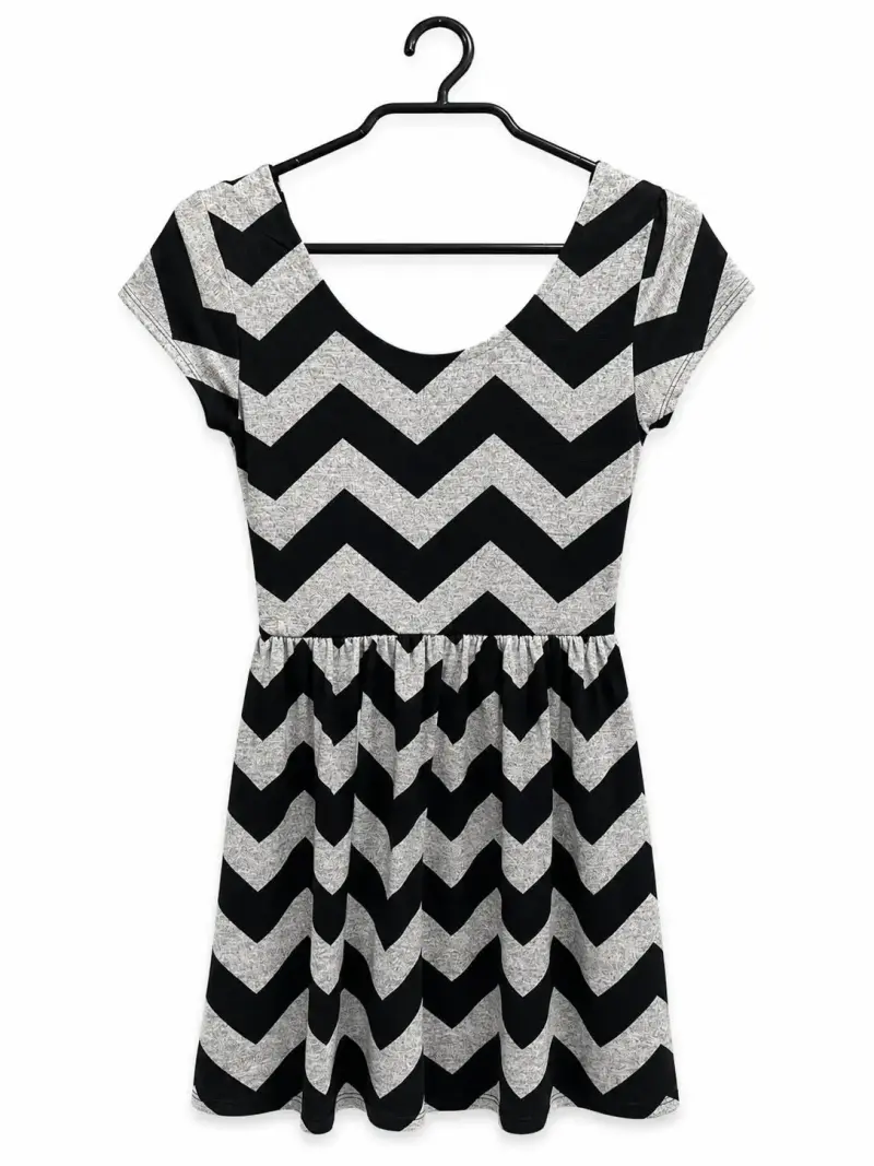 Vestido corto con estampado zigzag - 2