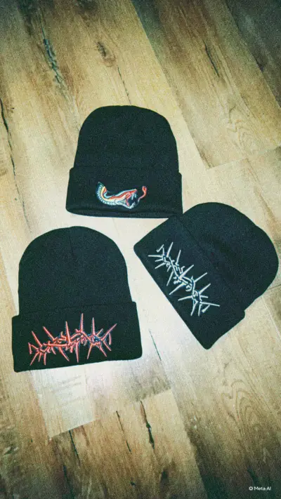 Gorros de lana con diseño bordado - miniatura 1