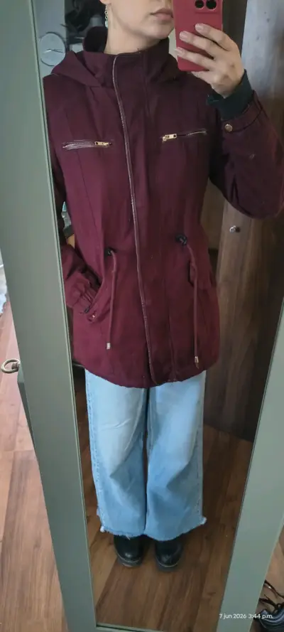 Parka burdeos con cierre y capucha - miniatura 1