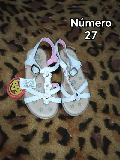 Sandalias para niña número 27 con flores - miniatura 1