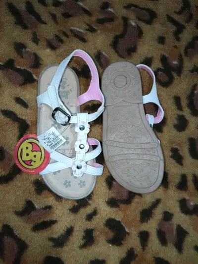 Sandalias para niña número 27 con flores - miniatura 2
