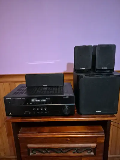 Sistema de sonido Yamaha con parlantes - miniatura 1