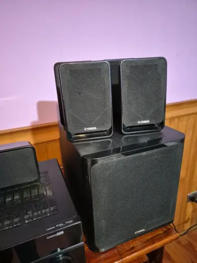 Sistema de sonido Yamaha con parlantes - miniatura 4