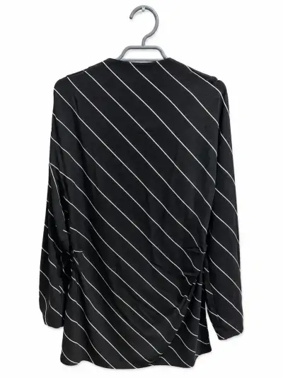 Vestido manga larga negro con rayas diagonales - miniatura 1