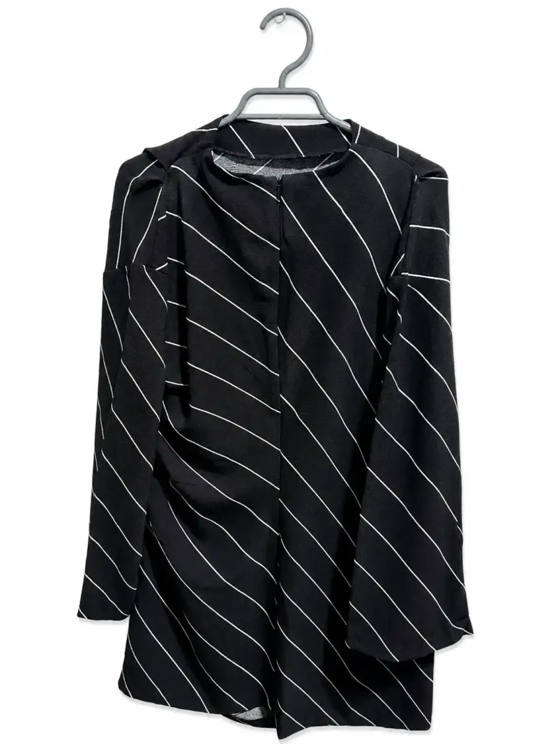 Vestido manga larga negro con rayas diagonales - 2