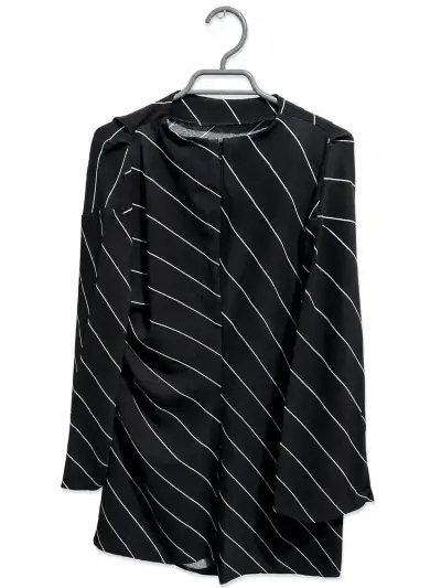 Vestido manga larga negro con rayas diagonales - miniatura 2