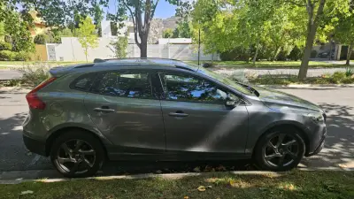 Volvo V40 en excelente estado - miniatura 2