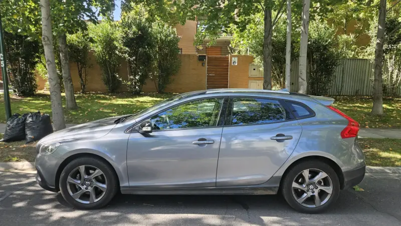 Volvo V40 en excelente estado - 3