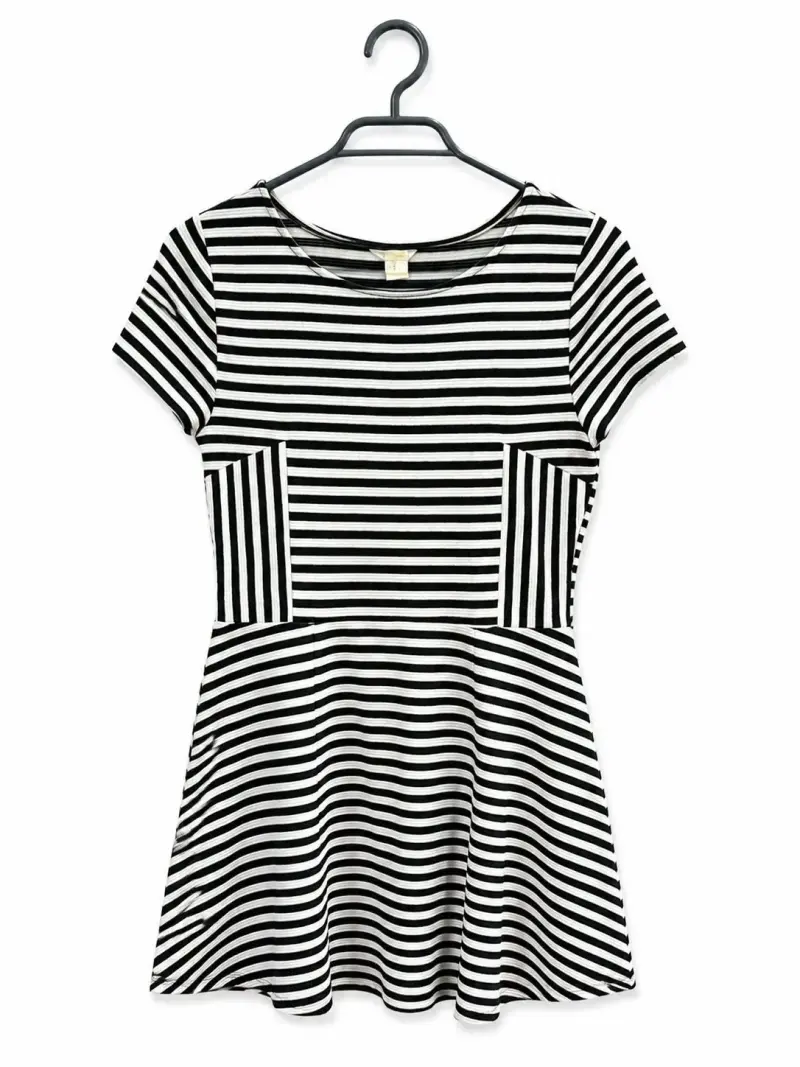 Vestido a rayas blanco y negro
