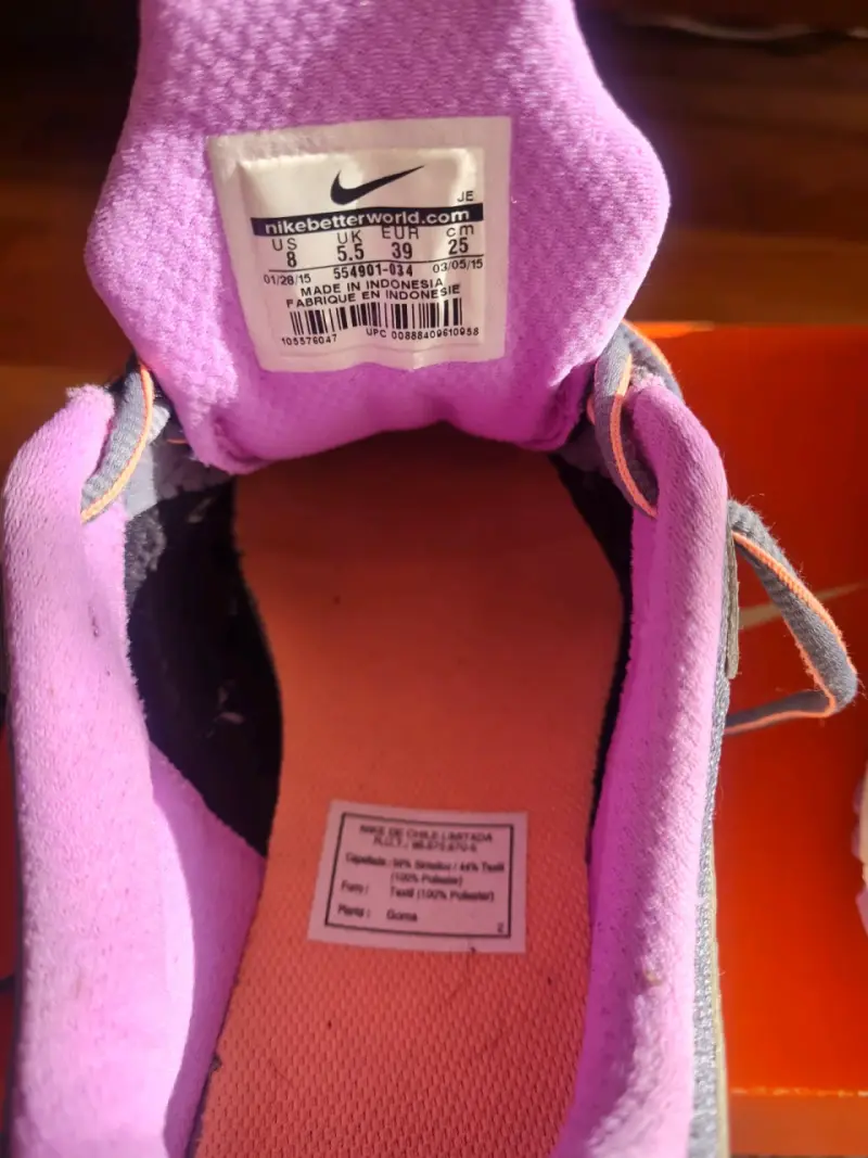 Zapatillas deportivas Nike gris y rosa - 2