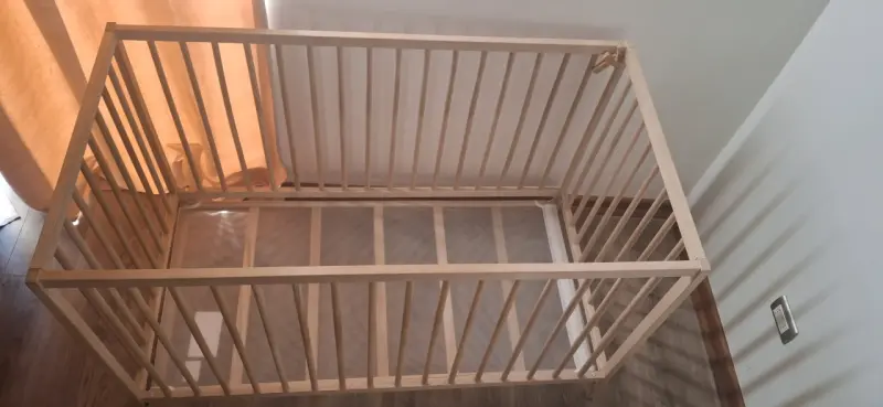 Cuna de madera con colchón incluido más mudador - 2